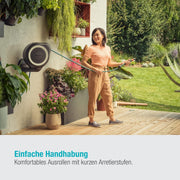 View Gardena Wand-Schlauchbox RollUp M 20 m: Flexible Bewässerung für mittelgroße Gärten, schwenkbare Schlauchtrommel, mit Wandhalterung, Systemteilen und image 4