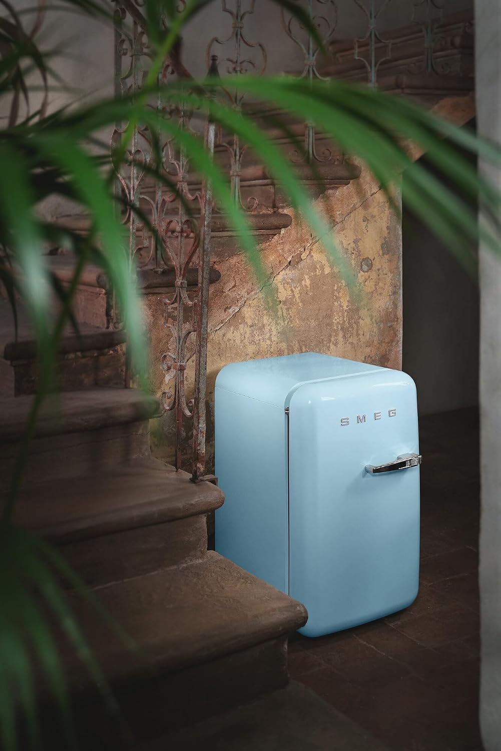 Smeg, FAB5LDPB6 Minibar Kühlschrank, Vintage, eine Tür, 34 l, Scharniere links, statische Kälte, 2 verstellbare Einlegeböden, Flaschenhalter und LED-