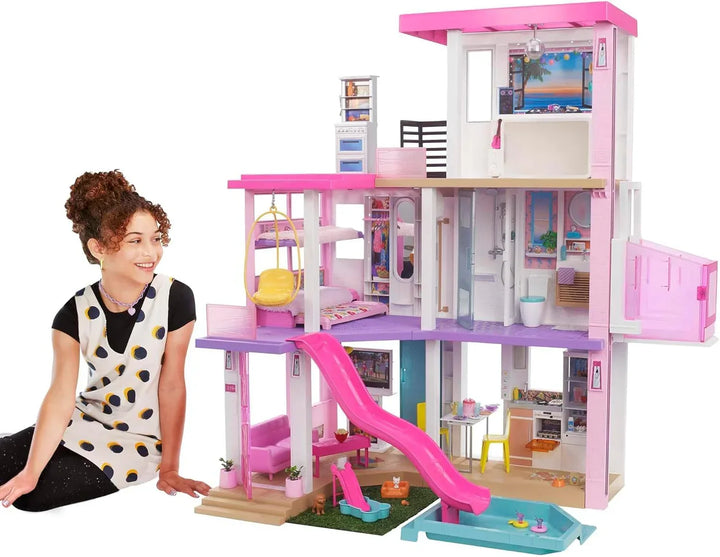 Barbie Casa de Muñecas Dreamhouse - con Piscina, Tobogán y Ascensor - Luces y Sonido - 75+ Piezas - 104 x 109 cm - Regalo para Niños de 3-7 Años,